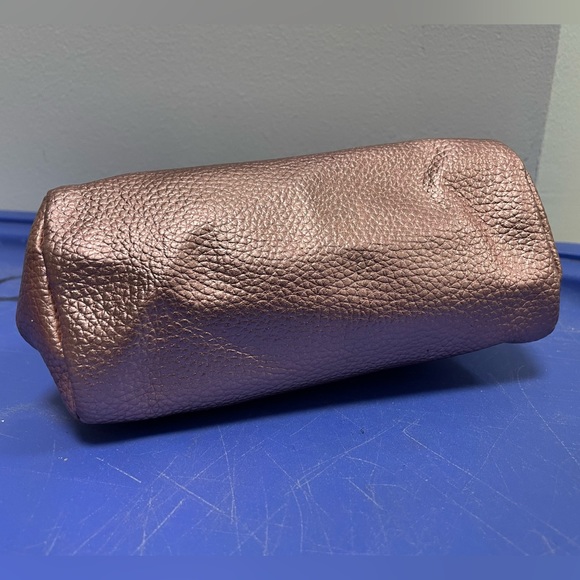 VS VICTORIA'S SECRET ROSE GOLD POUCH W/ KISS LOCK CLOSURE 6 IN X 4 IN X 2.5 - Picture 4 of 7